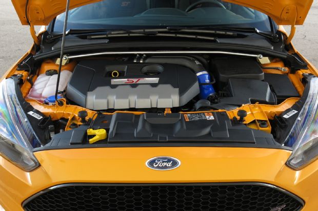 2015 Ford Focus ST with Ford Performance Parts Review – The Automotive News